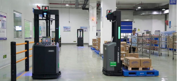 漳州宏發(fā)電聲物流配送AGV小車(chē)項(xiàng)目